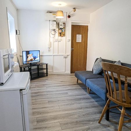 Cozy Central Apartments - With Private Kitchens & Bathrooms 포츠머스 외부 사진