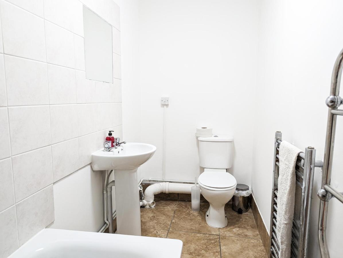 Cozy Central Apartments - With Private Kitchens & Bathrooms 포츠머스 외부 사진