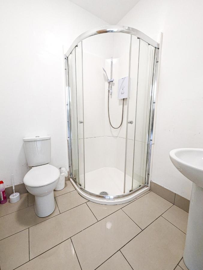 Cozy Central Apartments - With Private Kitchens & Bathrooms 포츠머스 외부 사진